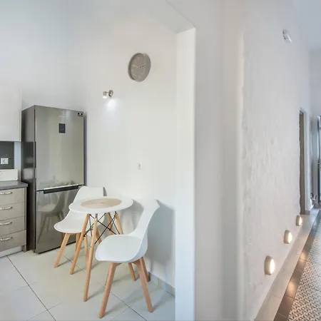 Amarantios Urban Nest Apartment